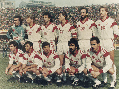Futbol Oynayışları ve Tarzları ile 90'lı Yıllara Damga Vuran Futbolcular