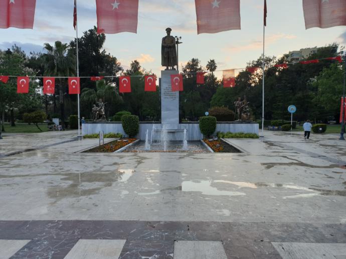 Büyük Atatürk parkı