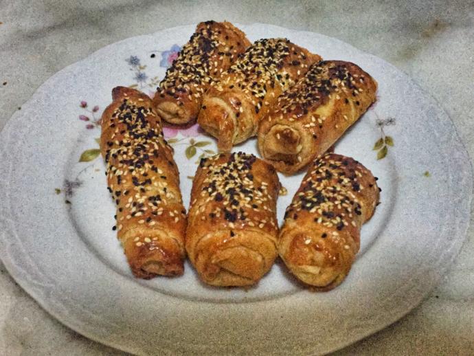 Sadece 2 Yufkayla Çıtır Çıtır Börek Tarifi!