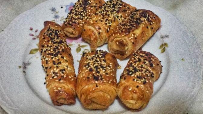 Sadece 2 Yufkayla Çıtır Çıtır Börek Tarifi!