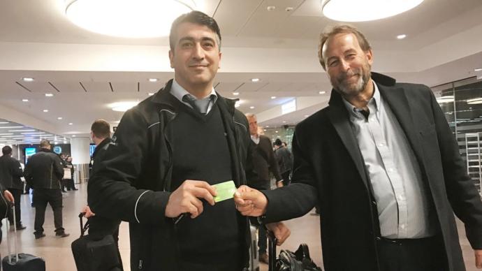 İsveç, Türk Taksici Ömer Temel'i Kahraman İlan Etti