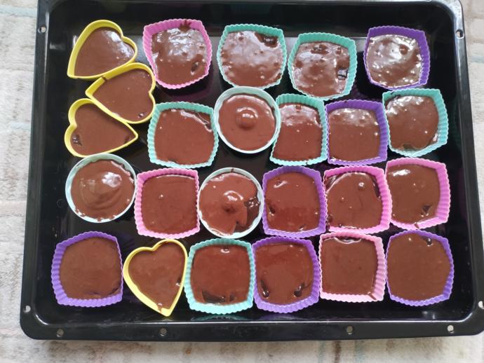 Şelaleyi Andıran Akışkan Çikolatasıyla Ağızları Sulandıran Bir Tatlı: Şelale Muffin