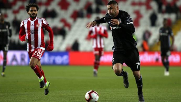 Spor Toto Süper Lig'de Zirve Alev Alev (Sivasspor 1 -2 Beşiktaş)