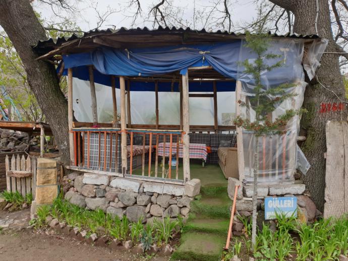 İçeride her insan kendine göre bir köşe bulabiliyor