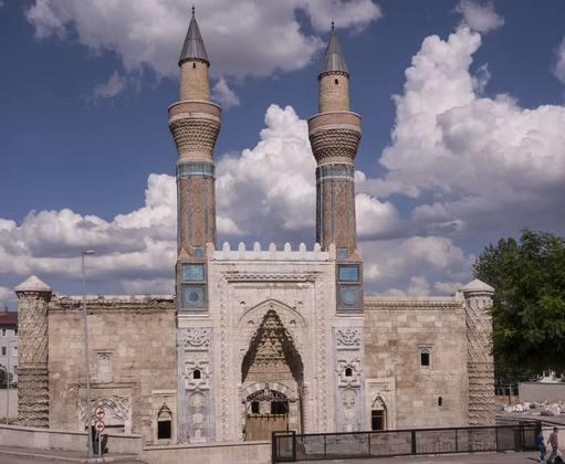 Yanık Türkülerin Şehri Sivas'a Gitmek İçin Çok Sebep Var!