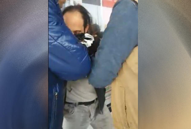 Metrobüste Taciz! (Pantolonu Islanan Adam Videoya Çekildi, Tacizci Tutuklandı)