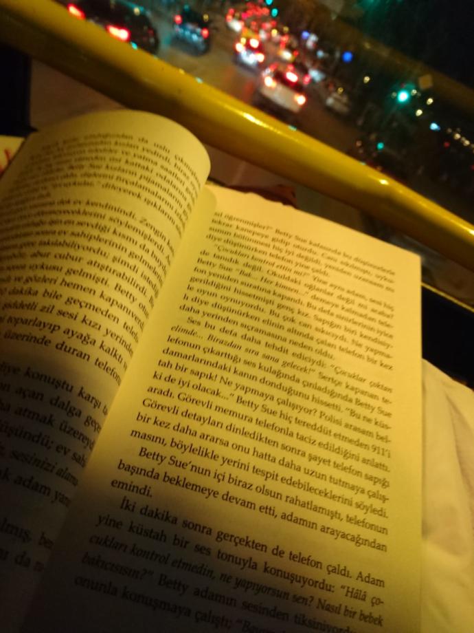 Geceleri Uykunuzu Kaçıracak Kitap Önerim: Baba, Dışarıda Bir Melek Var!