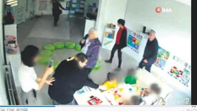 Ortaklar, 3- 4 Yaşındaki Çocukların Önünde Birbirine Girdi!