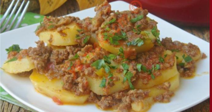 Patates ve Kıymanın Ağızlara Şenlik Lezzeti: Patates Oturtma Tarifi