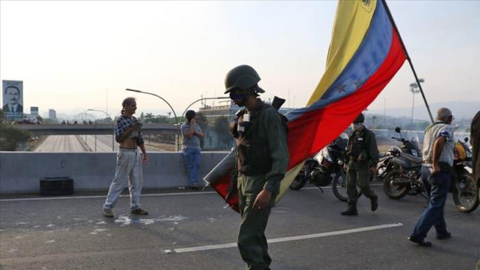 Venezuela'da Küçük Bir Askeri Grup Darbe Girişiminde Bulundu