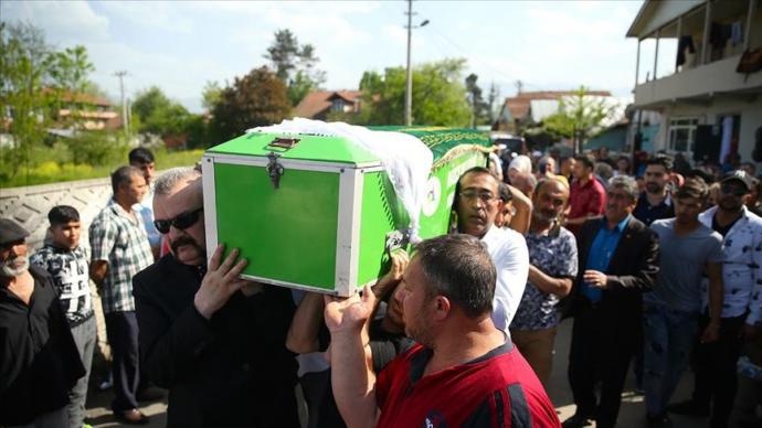 Kalp Krizi Nedeniyle Hayatını Kaybeden Dilber Ay, Düzce'de Son Yolculuğuna Uğurlandı