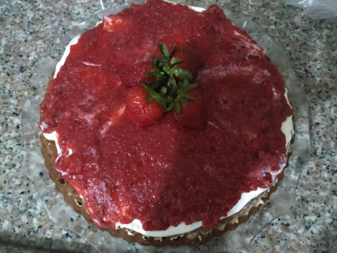 Yedikçe Yemek İsteyeceğiniz, Tarifi Tamamen Bana Ait Olan Bir Tatlı: Çilekli Prenses Emira Tatlısı