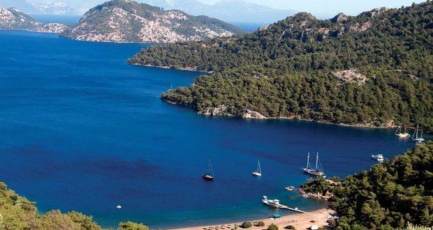 Mavilere Açılan Umut Kapıları: Türkiye'nin Cenneti Andıran Koyları