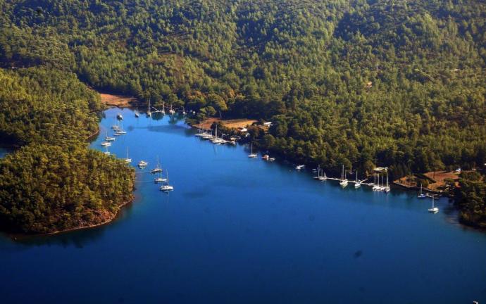 Mavilere Açılan Umut Kapıları: Türkiye'nin Cenneti Andıran Koyları
