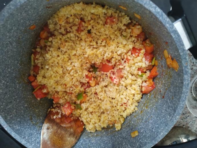 Sulu Yemeklerin Yanında Olmazsa Olmaz Bir Lezzet: Nohutlu Bulgur Pilavı