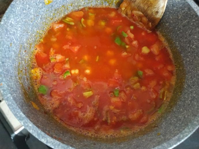 Sulu Yemeklerin Yanında Olmazsa Olmaz Bir Lezzet: Nohutlu Bulgur Pilavı
