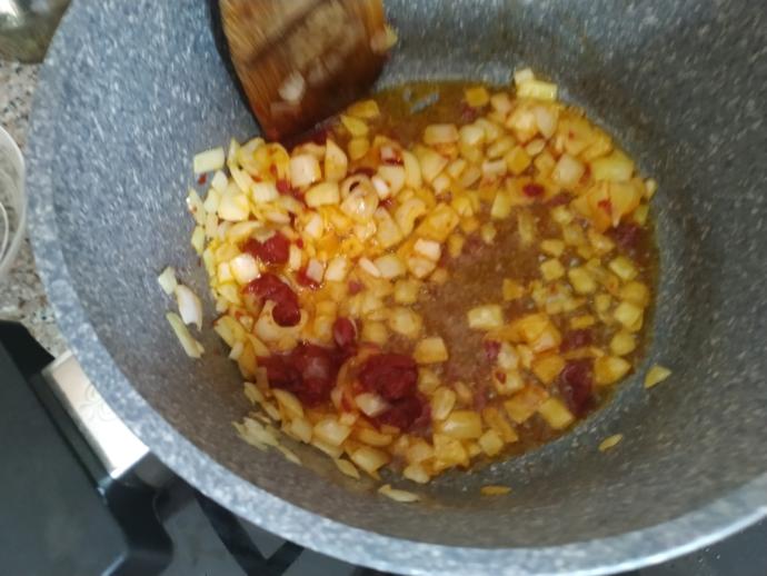 Sulu Yemeklerin Yanında Olmazsa Olmaz Bir Lezzet: Nohutlu Bulgur Pilavı