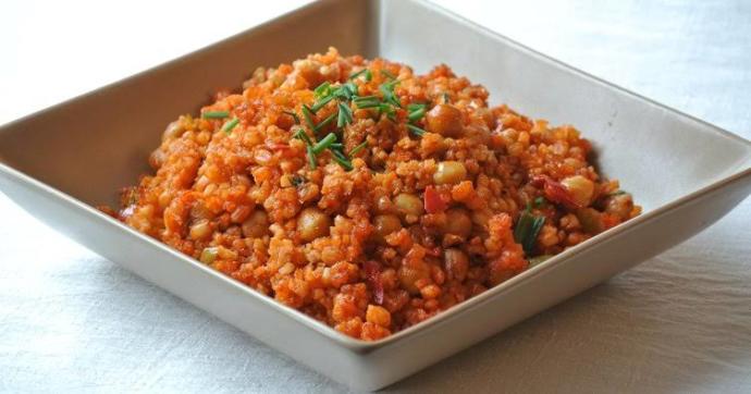 Sulu Yemeklerin Yanında Olmazsa Olmaz Bir Lezzet: Nohutlu Bulgur Pilavı