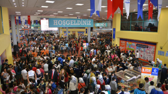 Birbirinden Ünlü İsimlerin Katıldığı 11. Uluslararası Kocaeli Kitap Fuarını Gezdim