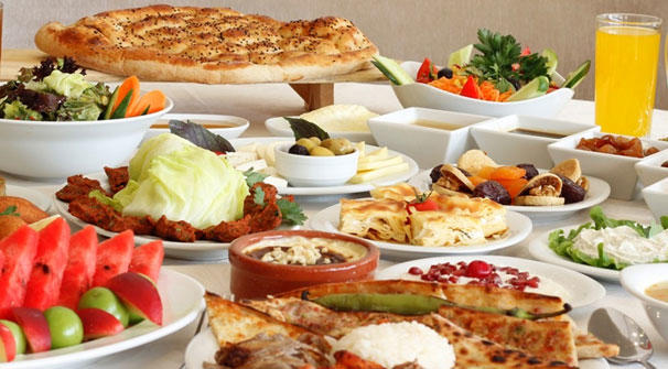 Ramazan'da Diyet Yaparken Nasıl Beslenmeliyiz?