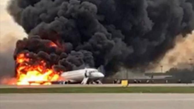 Rusya'da, İniş Anında Alev Alan Uçakta; 41 Kişi Hayatını Kaybetti