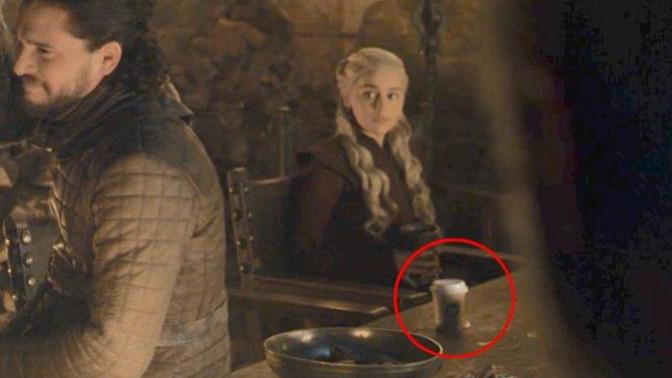 Sosyal Medya Bunu Konuşuyor: Game of Thrones'taki 'Starbucks Bardağı'