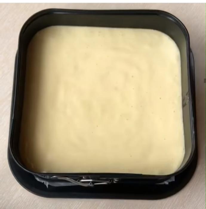 Tam Mevsimindeyken Yapmanız Gereken Bir Tatlı: Çilekli Yaz Pastası!