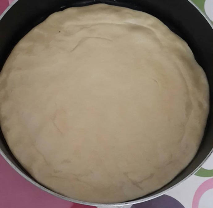 Midenizi Şenlendirecek Tavada Kolay Pizza Nasıl Yapılır?