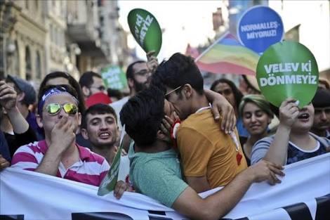 LGBT Bireyleri Neden Kötüleniyor?