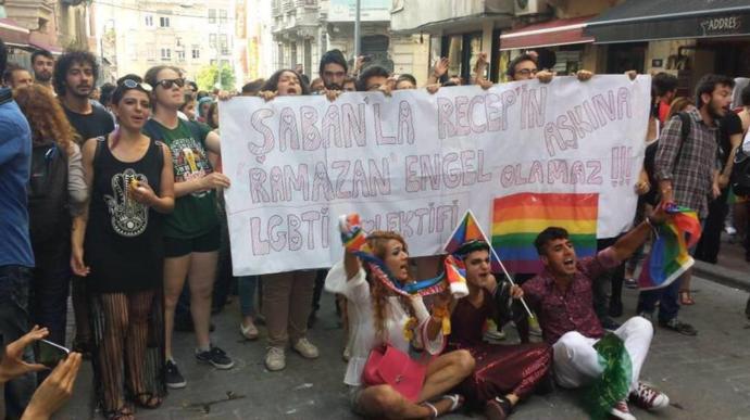 LGBT Bireyleri Neden Kötüleniyor?