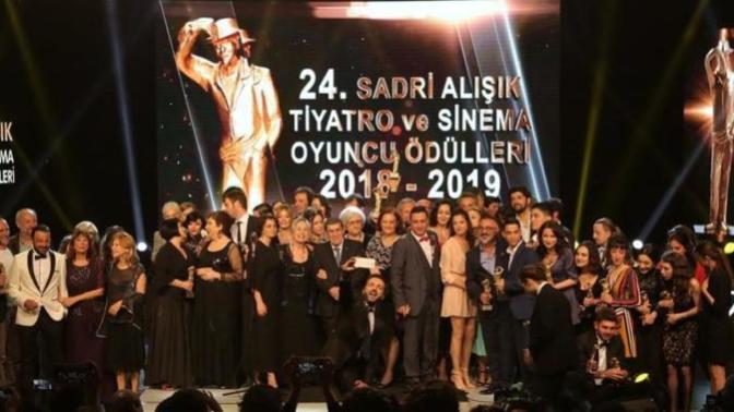 24. Sadri Alışık Sinema ve Tiyatro Ödüllleri Sahiplerini Buldu