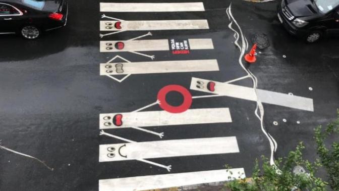 İçişleri Bakanlığı Trafik Haftası Nedeniyle Yollara Grafiti Çizdi: Hedef! Yolda ⭕'sıfır' Can Kaybı