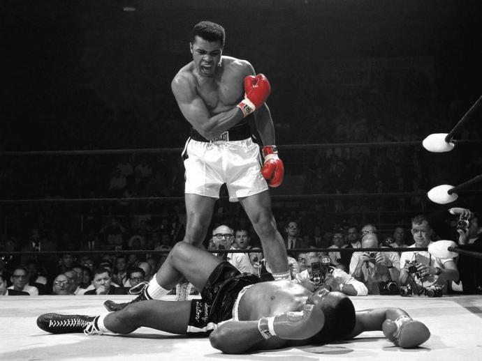 Muhammed Ali sinirliyken