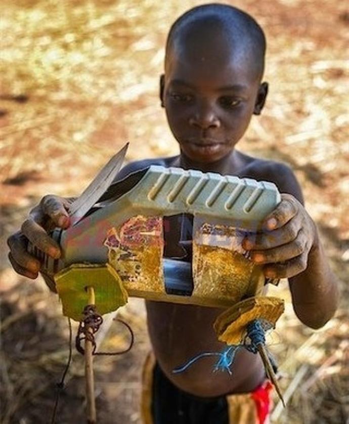 Afrika'nın Yaratıcı Çocuklarının Muhteşem Oyuncakları