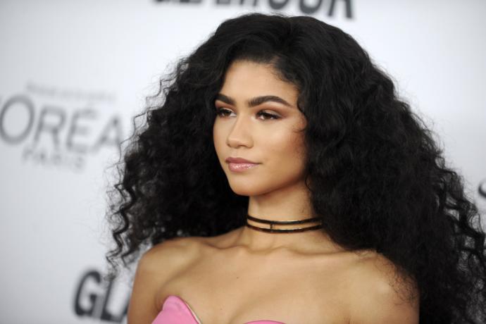 Mercek Altında: Zendaya'nın Yürekleri Hoplatacak Saç Renkleri!