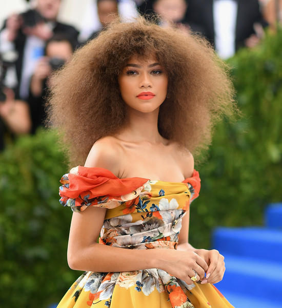 Mercek Altında: Zendaya'nın Yürekleri Hoplatacak Saç Renkleri!