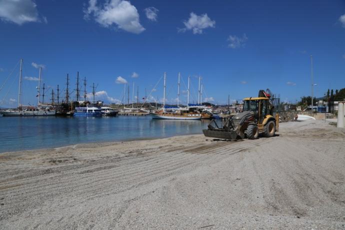 Bu Yaz Bodrum'daki Halk Plajlarında Plastik Şezlonglar Kullanılmayacak