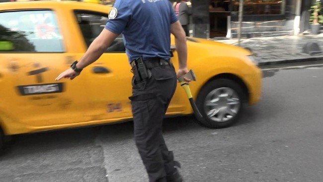 Maçka Parkı'ndaki Eski Türk Devletlerinin Kurucularının Büstlerini Baltayla Parçalamaya Çalıştı