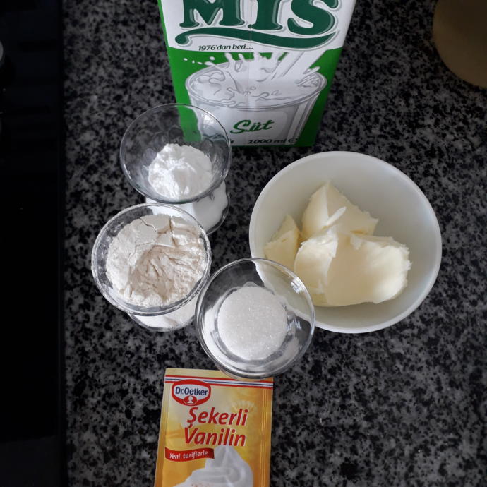 Tadına Doyum Olmayan Muhallebili Revani Tatlısı!