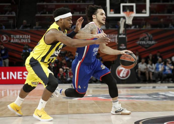 Final Four'daki Türk Derbisinde Adını Finale Yazdıran Anadolu Efes Oldu