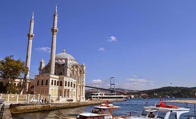 Bir Ramazan Gecesi Peşi Sıra Ziyaret Edebileceğiniz İstanbul'un En Güzel Camileri