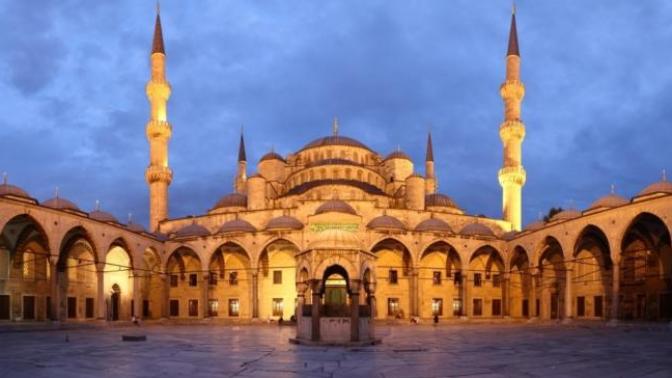 Bir Ramazan Gecesi Peşi Sıra Ziyaret Edebileceğiniz İstanbul'un En Güzel Camileri