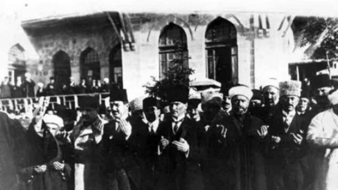 Adım Adım Kurtuluşa Giden Yol : Milli Mücadelenin Yüzüncü Yılı Kutlu Olsun!
