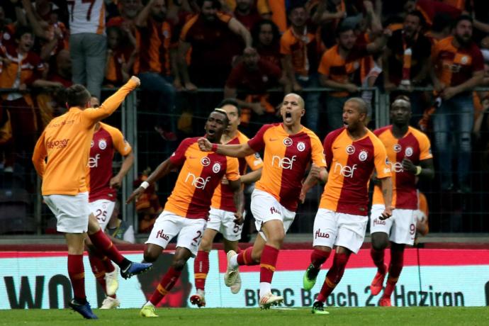 2018-2019 Sezonu Spor Toto Süper Lig Şampiyonu Galatasaray Oldu (Kutlamalardan Canlı Yayın)