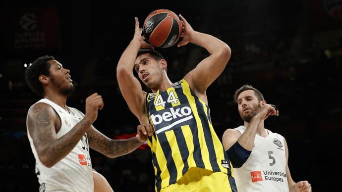 Anadolu Efes, THY EuroLeague'de İkinci Oldu. Fenerbahçe Beko da Final Four'u 4. Sırada Tamamladı