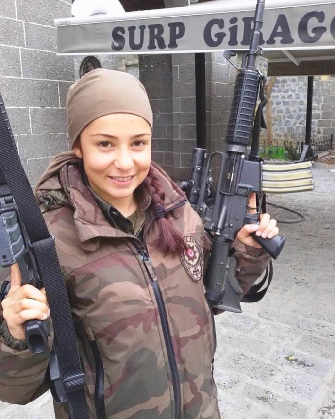 Örnek Dostluk: Cennet ve Gülşah
