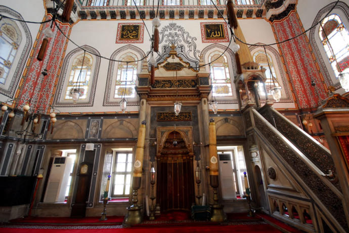 Tarihin ve Kültürün Taşıyıcıları: İstanbul'un Camileri