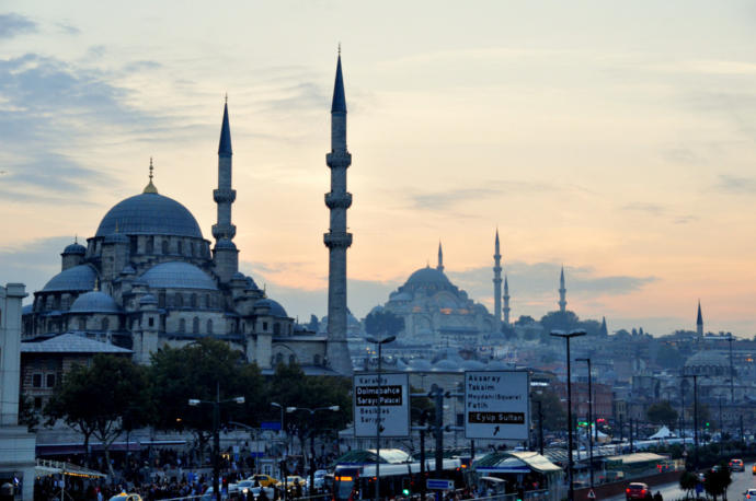 Tarihin ve Kültürün Taşıyıcıları: İstanbul'un Camileri