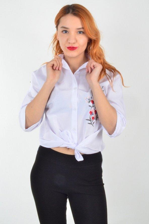 Nakışlı Beyaz Gömlek