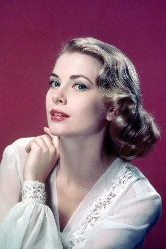 Gençlik Hallerinde Bir Başka Güzel Olan 9 Ünlü Kadın